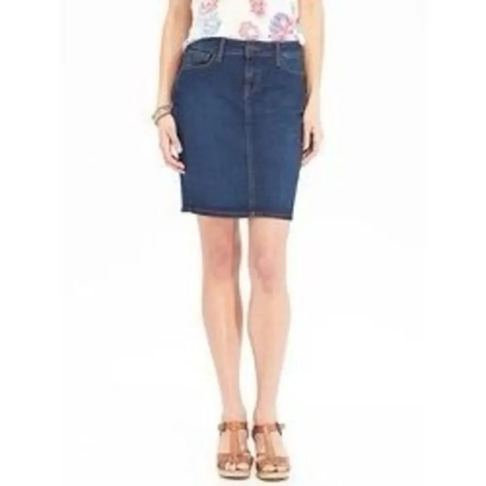 Old Navy Women's Plus Size 18 Denim Mini Skirt Dark Blue Stretch Classic Casual